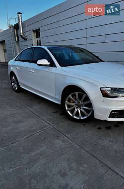 Седан Audi A4 2013 в Вараші
