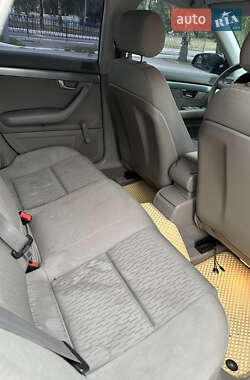 Седан Audi A4 2005 в 