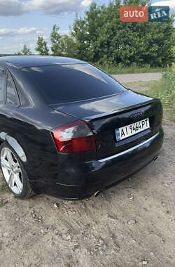 Седан Audi A4 2004 в 