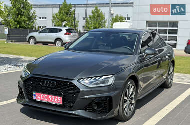 Седан Audi A4 2021 в 