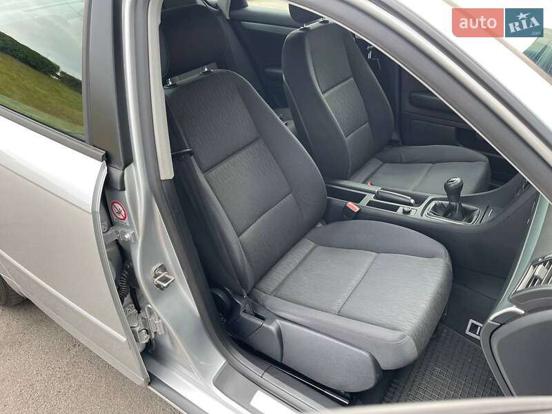 Седан Audi A4 2005 в Луцке