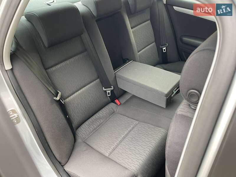 Седан Audi A4 2005 в Луцке