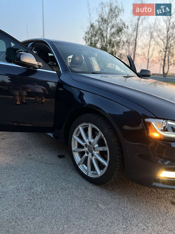 Седан Audi A4 2014 в Тернополе