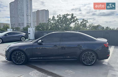 Седан Audi A4 2017 в 