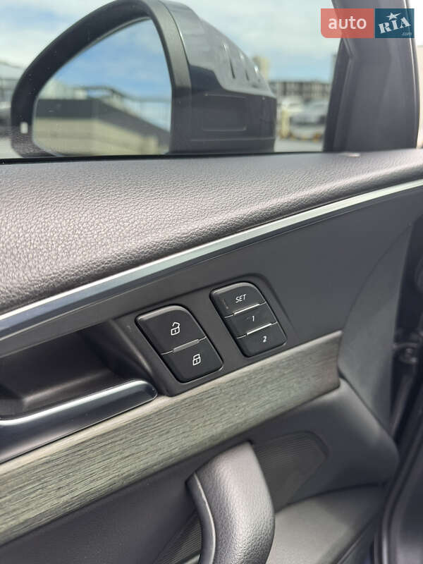 Седан Audi A4 2017 в Киеве