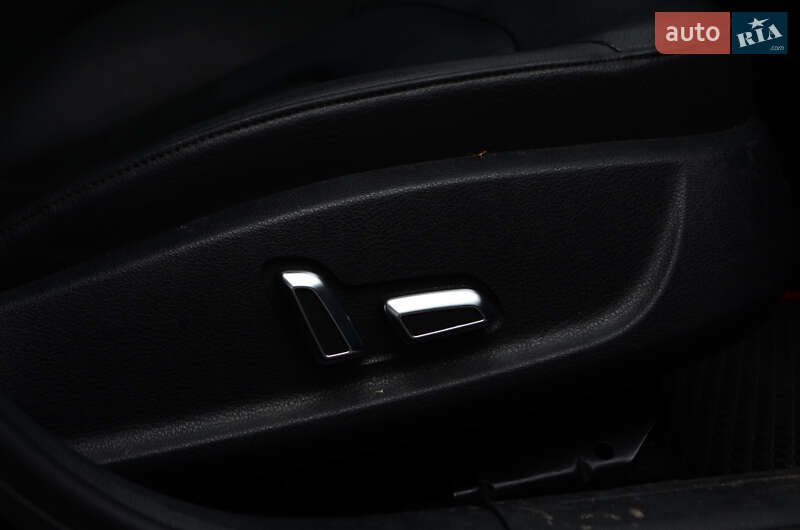 Седан Audi A4 2012 в Киеве