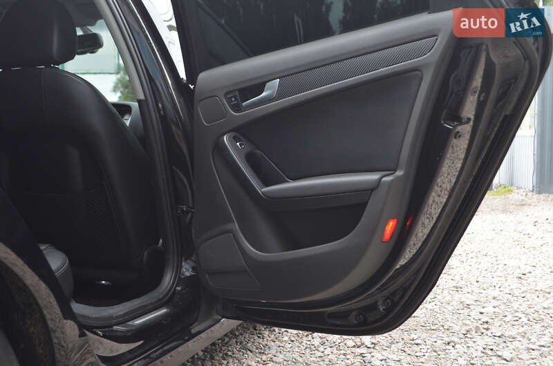 Седан Audi A4 2012 в Киеве