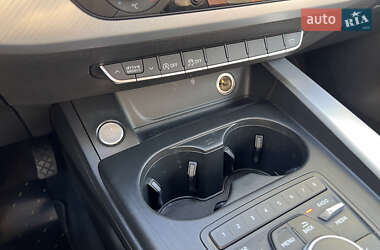 Седан Audi A4 2016 в 