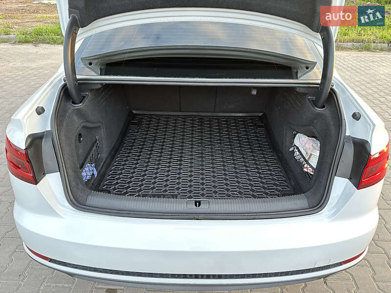 Седан Audi A4 2018 в Киеве фото 4 Седан Audi A4 2018 в Киеве