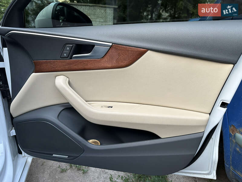 Седан Audi A4 2018 в Киеве фото 24 Седан Audi A4 2018 в Киеве