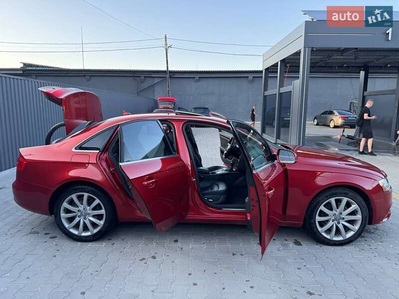 Седан Audi A4 2013 в Житомире