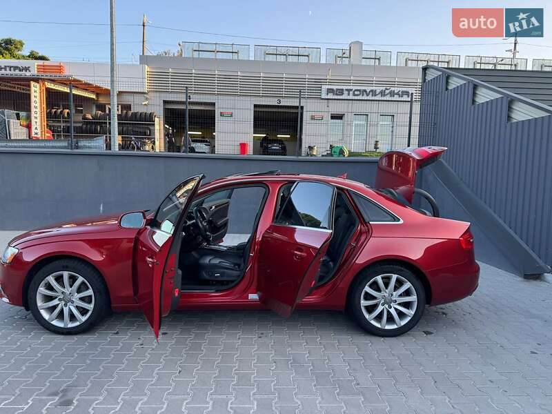 Седан Audi A4 2013 в Житомире