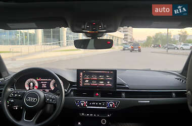 Седан Audi A4 2020 в 