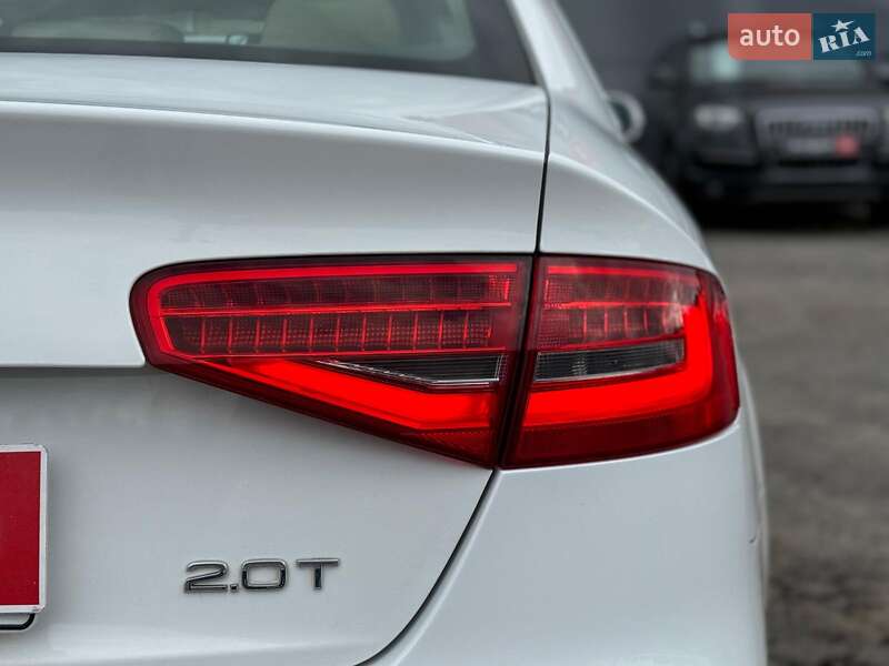 Седан Audi A4 2012 в Виннице