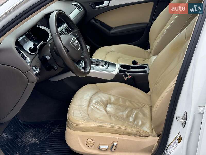 Седан Audi A4 2012 в Виннице