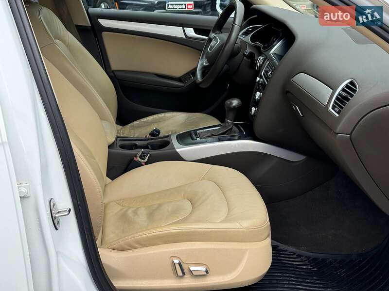 Седан Audi A4 2012 в Виннице