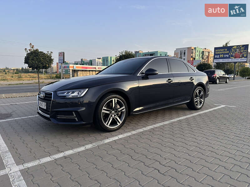 Седан Audi A4 2017 в Киеве