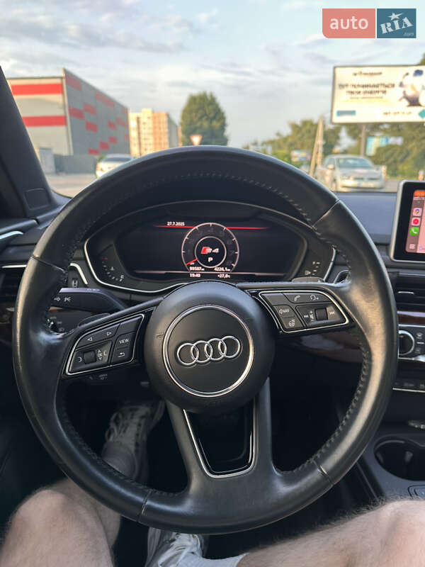 Седан Audi A4 2017 в Киеве