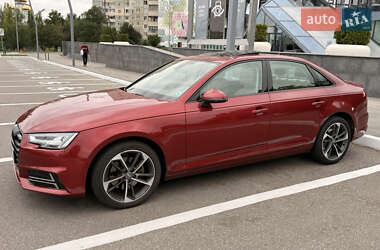 Седан Audi A4 2019 в 