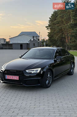 AUDI A4 2017