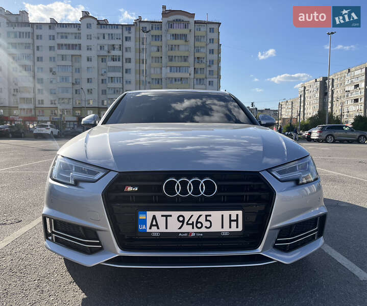 Седан Audi A4 2018 в Ивано-Франковске
