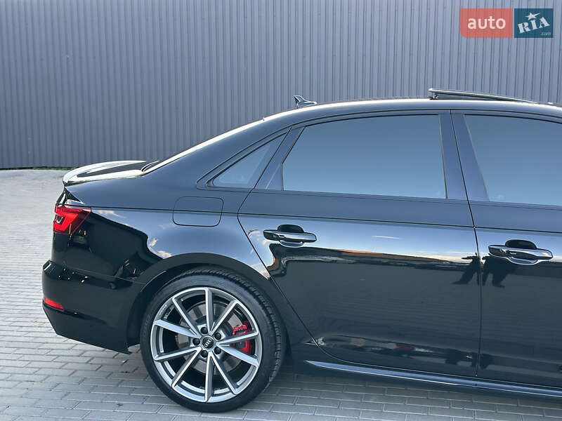 Седан Audi A4 2017 в Харкові