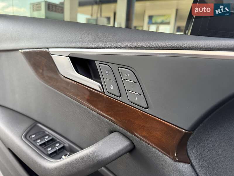 Седан Audi A4 2019 в Днепре