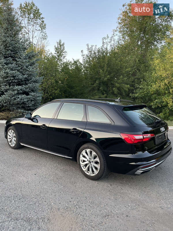 Универсал Audi A4 2022 в Павлограде