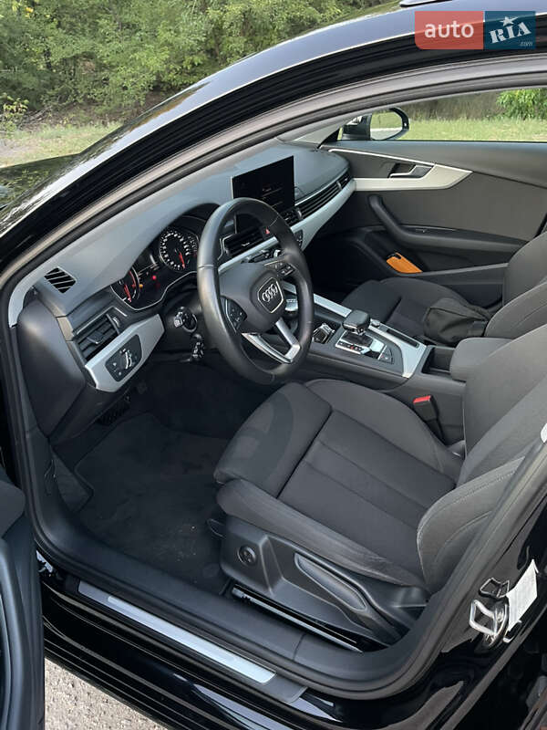 Универсал Audi A4 2022 в Павлограде
