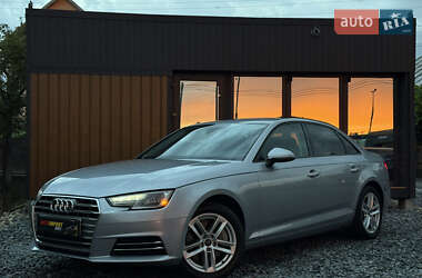 Седан Audi A4 2017 в Стрию