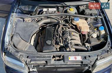 Седан Audi A4 1998 в 