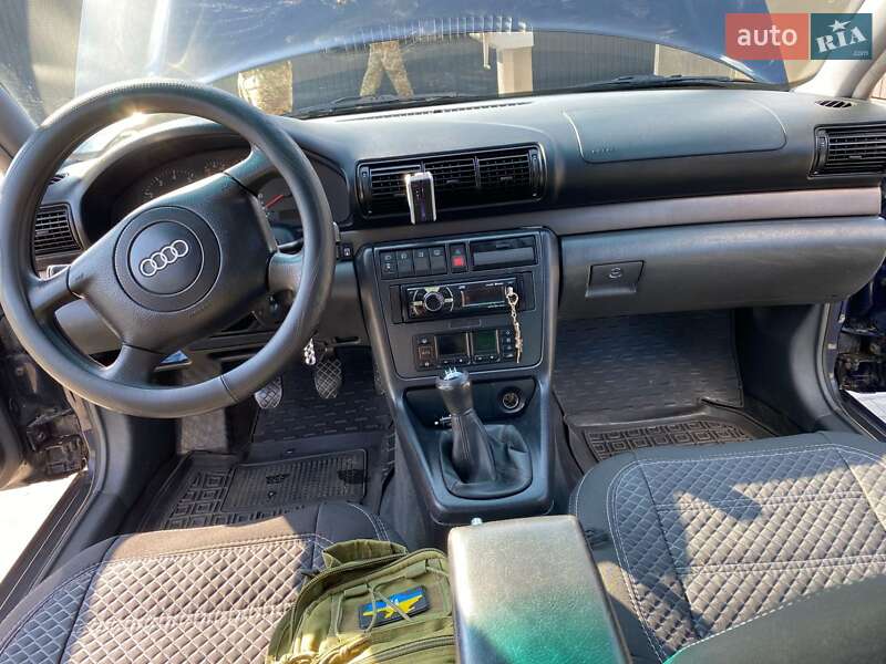 Седан Audi A4 1998 в Киеве