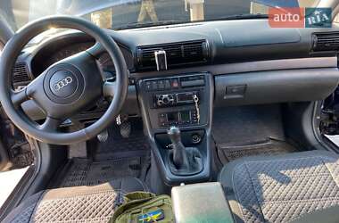 Седан Audi A4 1998 в 