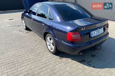 Седан Audi A4 1998 в 