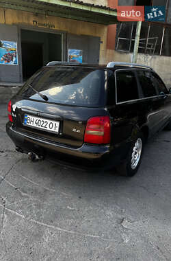 Универсал Audi A4 1998 в 