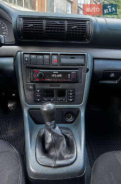 Универсал Audi A4 1998 в 