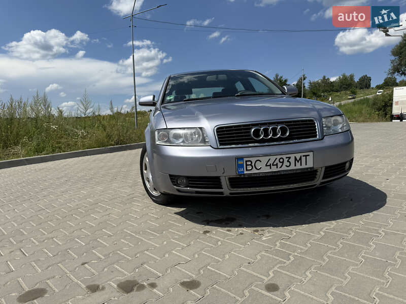 Седан Audi A4 2004 в Львове