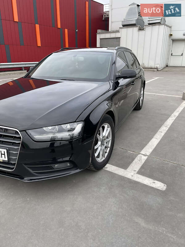 Универсал Audi A4 2012 в Киеве