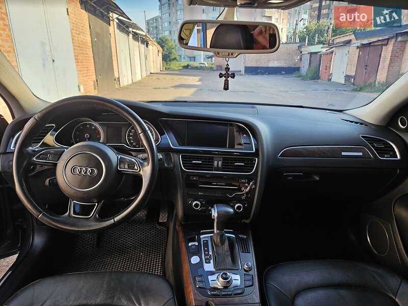 Седан Audi A4 2015 в Полтаве
