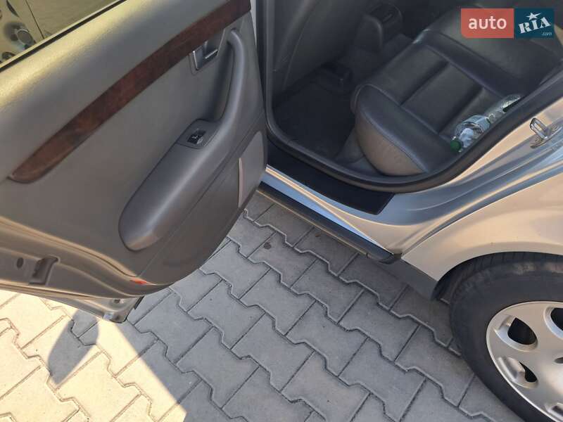 Седан Audi A4 2002 в Вышгороде