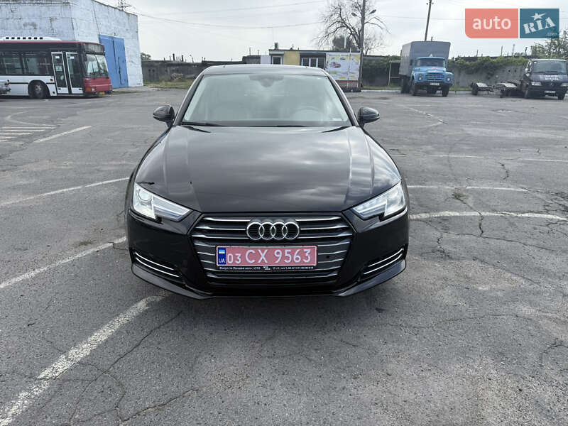 Седан Audi A4 2016 в Горішніх Плавнях