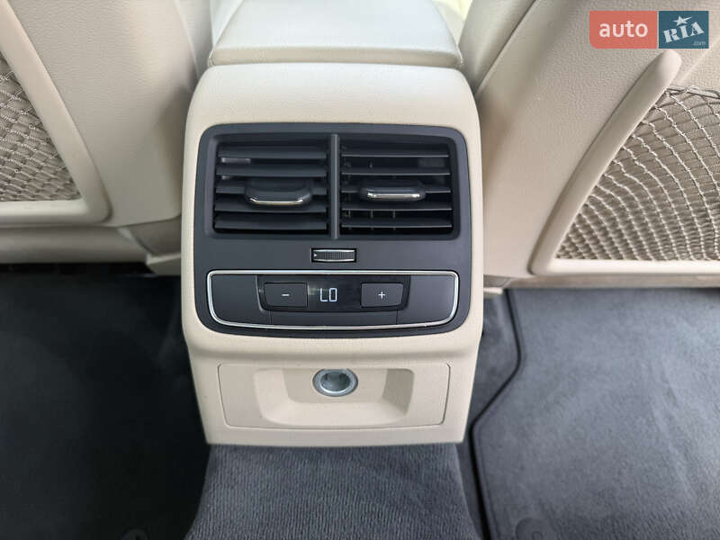 Седан Audi A4 2016 в Горішніх Плавнях