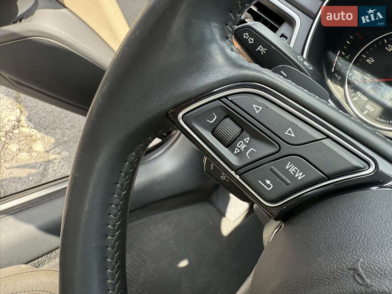 Седан Audi A4 2016 в Горішніх Плавнях