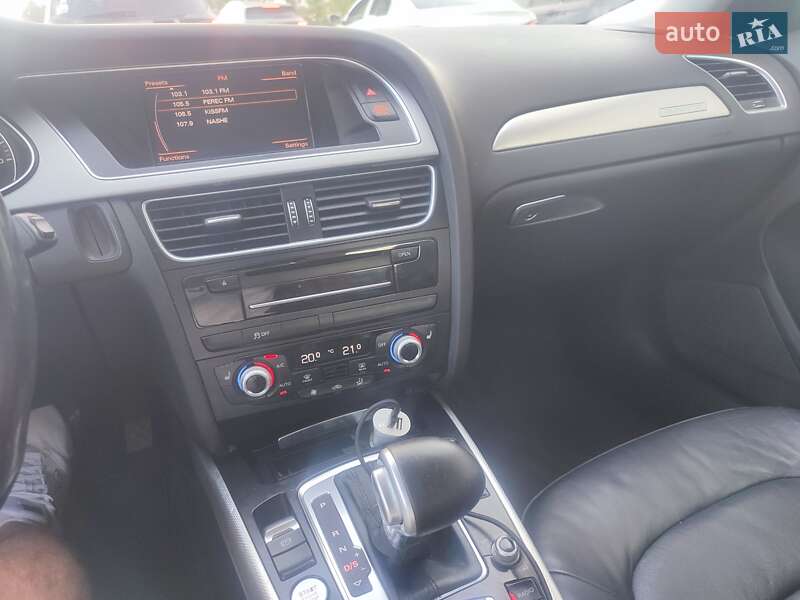 Седан Audi A4 2014 в Киеве