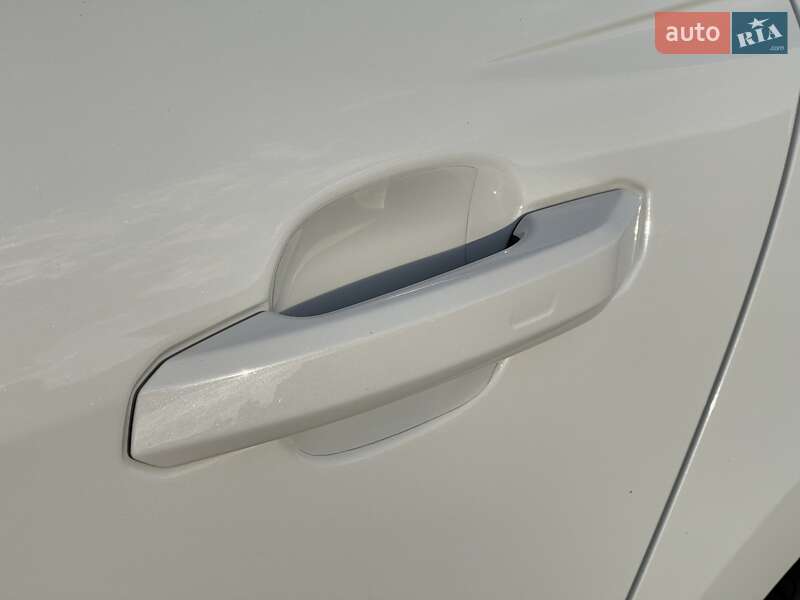 Седан Audi A4 2019 в Киеве