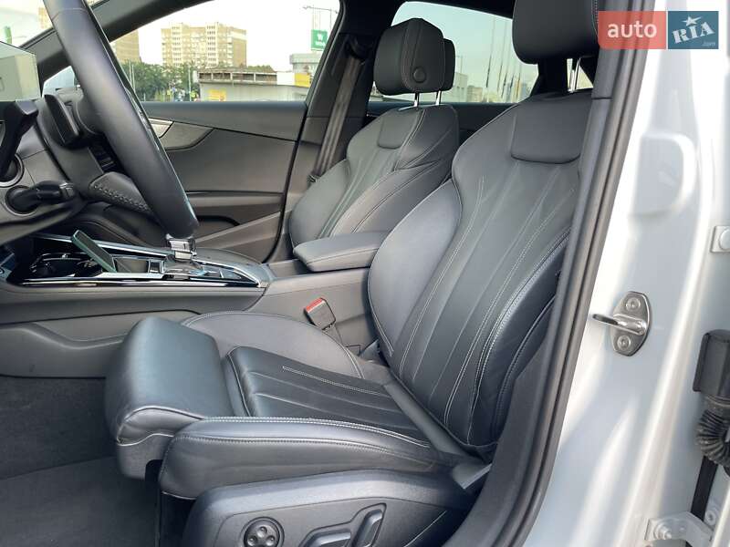 Седан Audi A4 2019 в Киеве