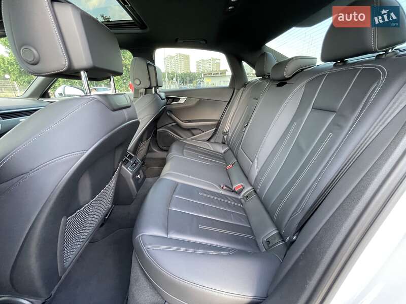 Седан Audi A4 2019 в Киеве