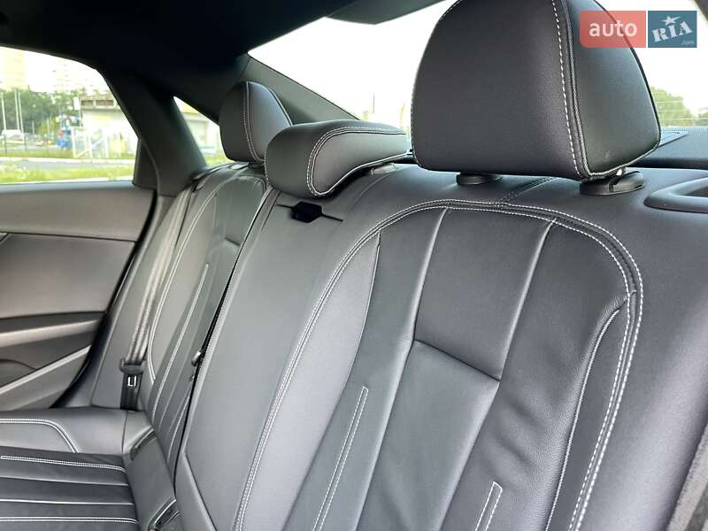 Седан Audi A4 2019 в Киеве