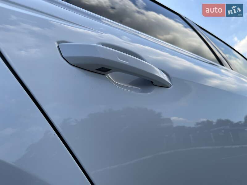 Седан Audi A4 2019 в Киеве