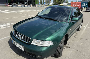 Седан Audi A4 2000 в 